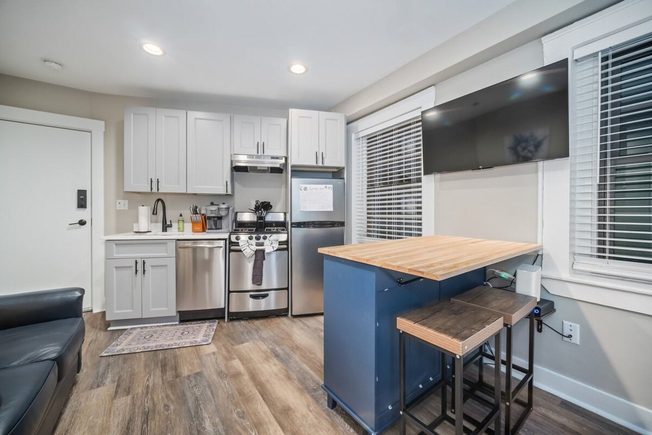 396 Hanover St #1364230P - Photo 2 of 7