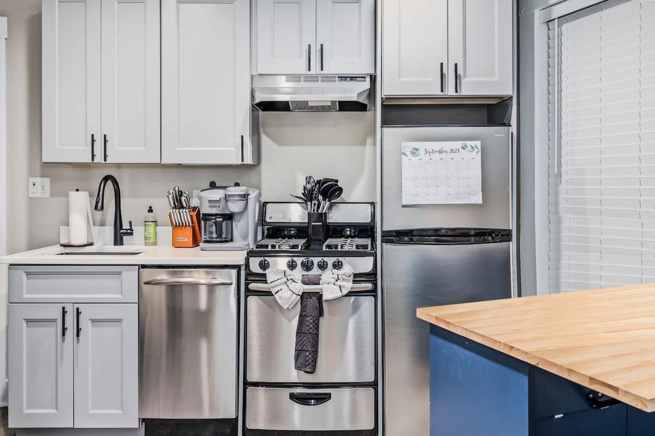 396 Hanover St #1364230P - Photo 3 of 7