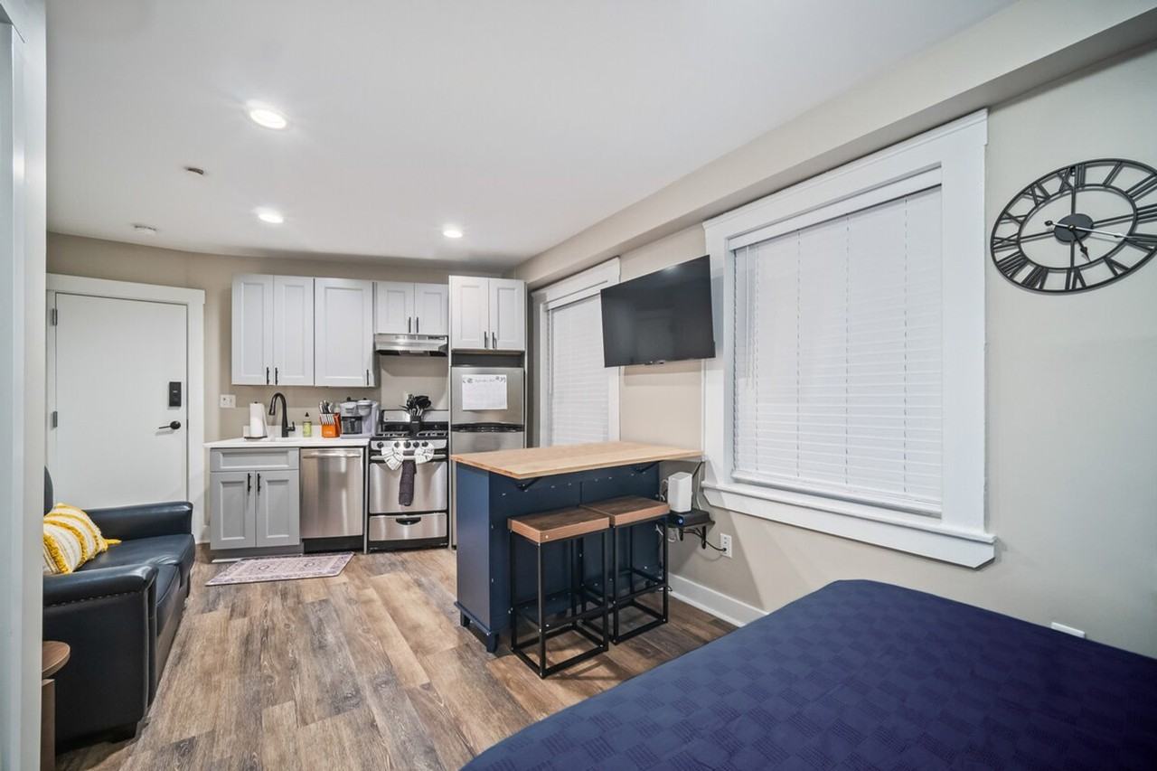 396 Hanover St #1364230P - Photo 5 of 7