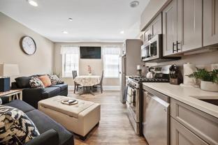 472 Commercial St - Photo 1 of 1