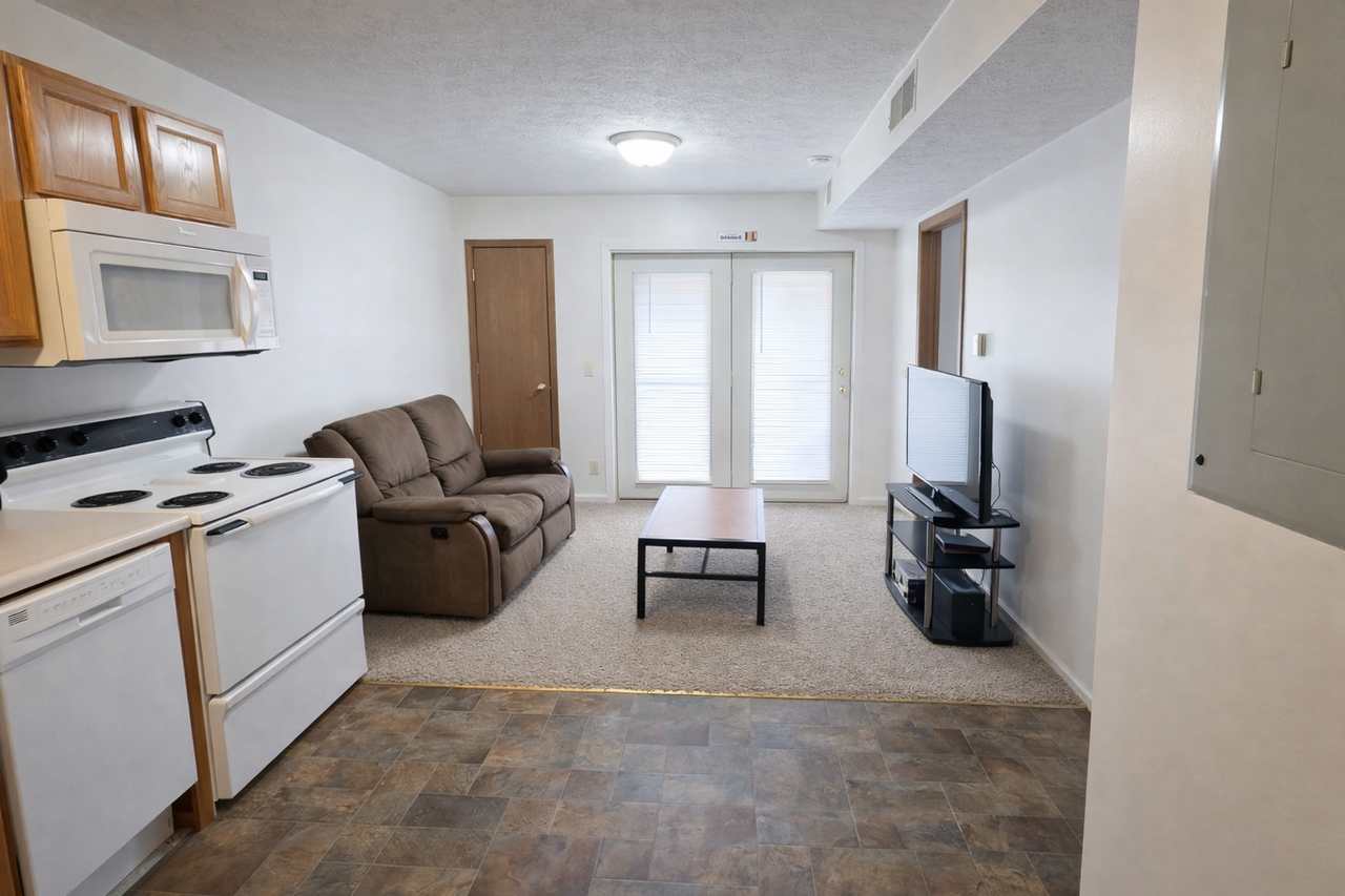 Melrose Place - Photo 4 of 15