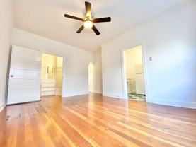 Amasis - Robert Eisenstein - Photo 1 of 1