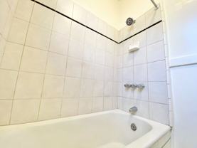 Amasis - Robert Eisenstein - Photo 1 of 1