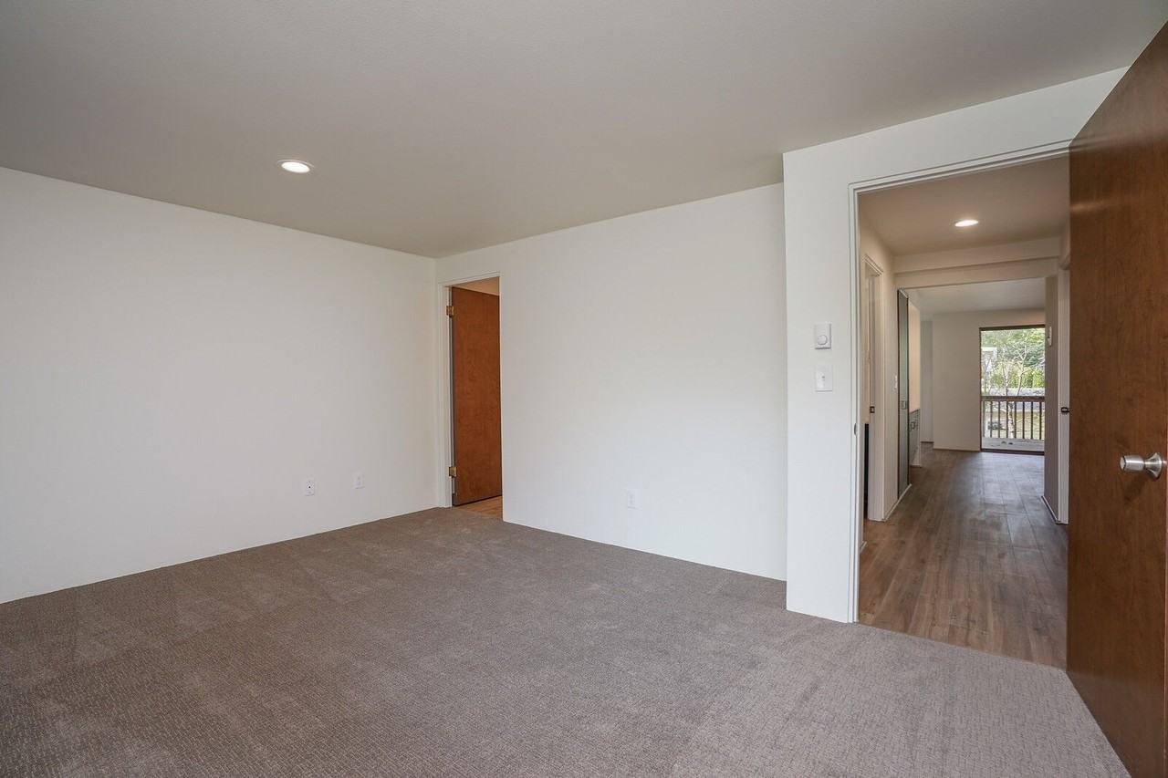 Conquistador - Photo 4 of 10