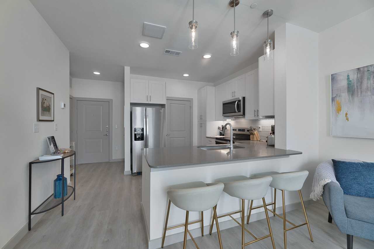 Bluffview Apartments - Photo 2 of 35