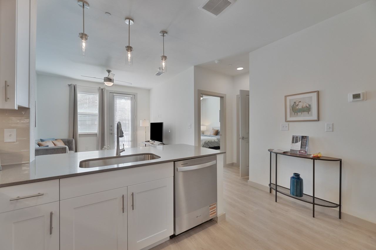 Bluffview Apartments - Photo 7 of 35