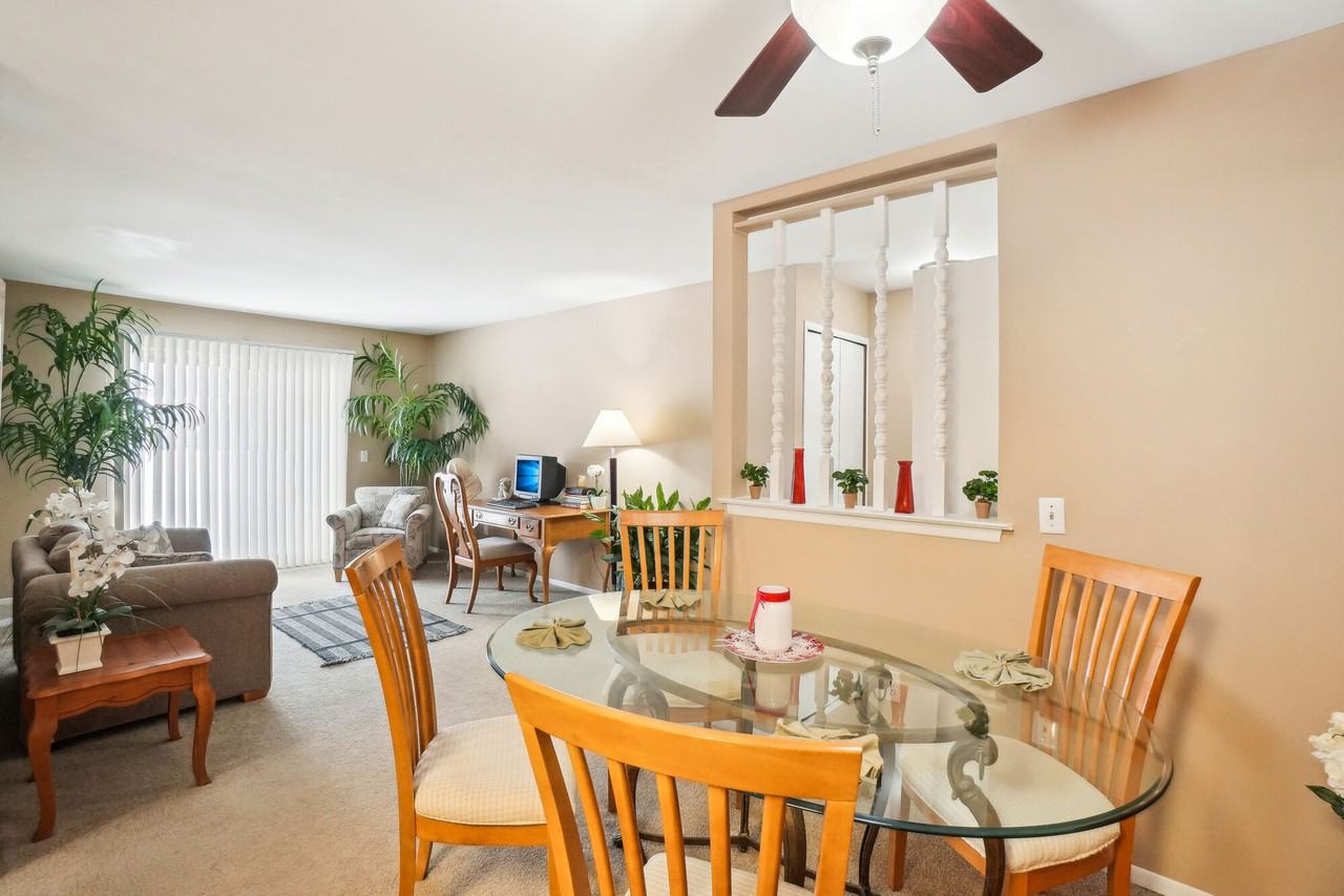 Round Hill Apartments - Photo 5 of 7