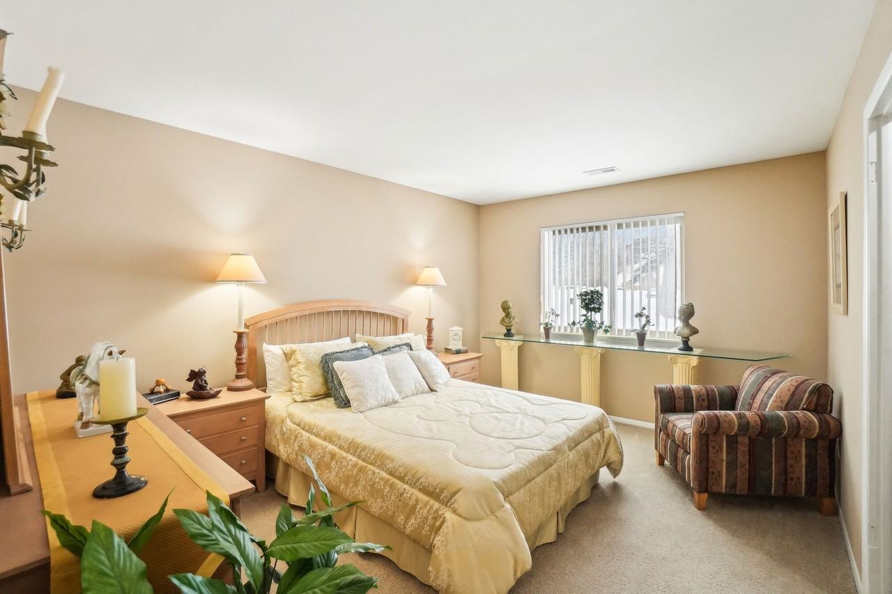 Round Hill Apartments - Photo 7 of 7