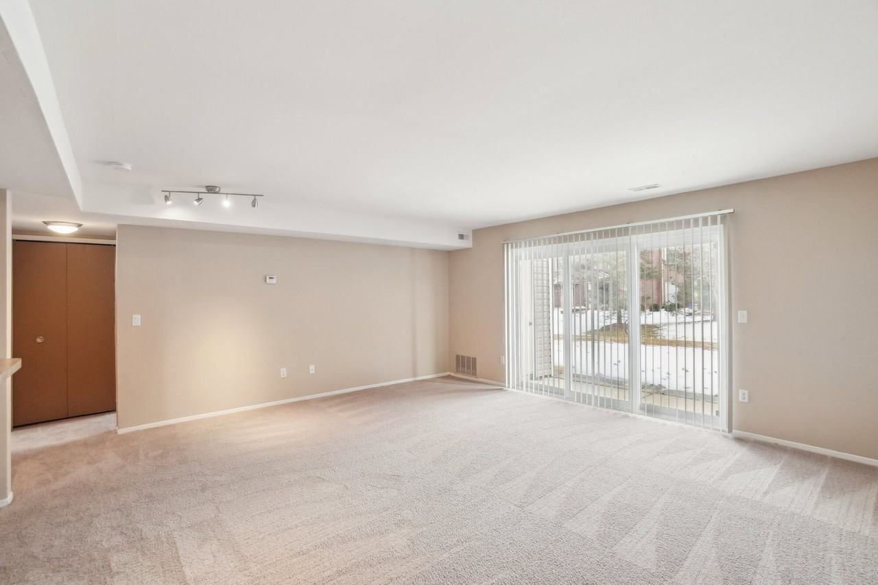 Arbor Knoll Apartments - Photo 2 of 16