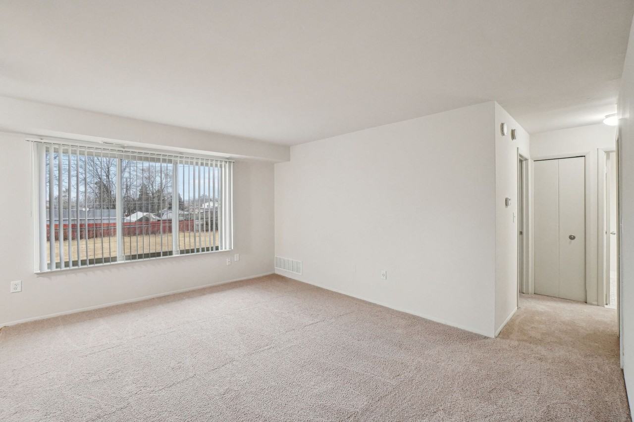 Ashbury Place Apartments - Photo 2 of 18