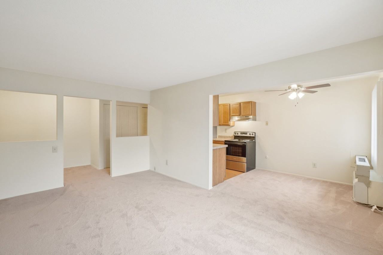 Orchards of Newburgh Apartments - Photo 5 of 18