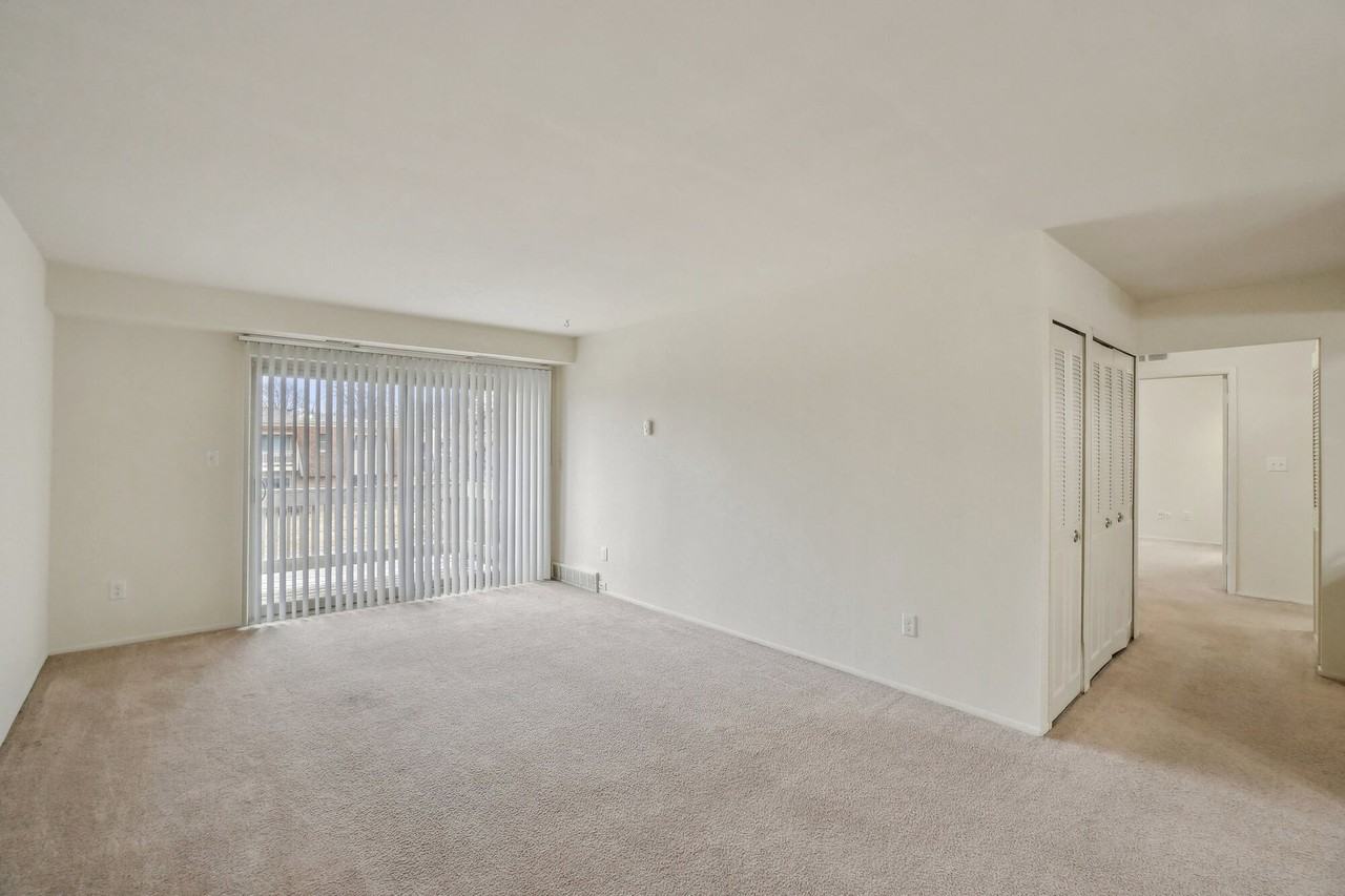 Orleans Place Apartments - Photo 3 of 16