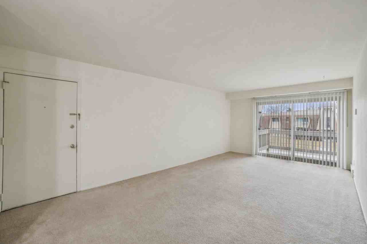 Orleans Place Apartments - Photo 4 of 16