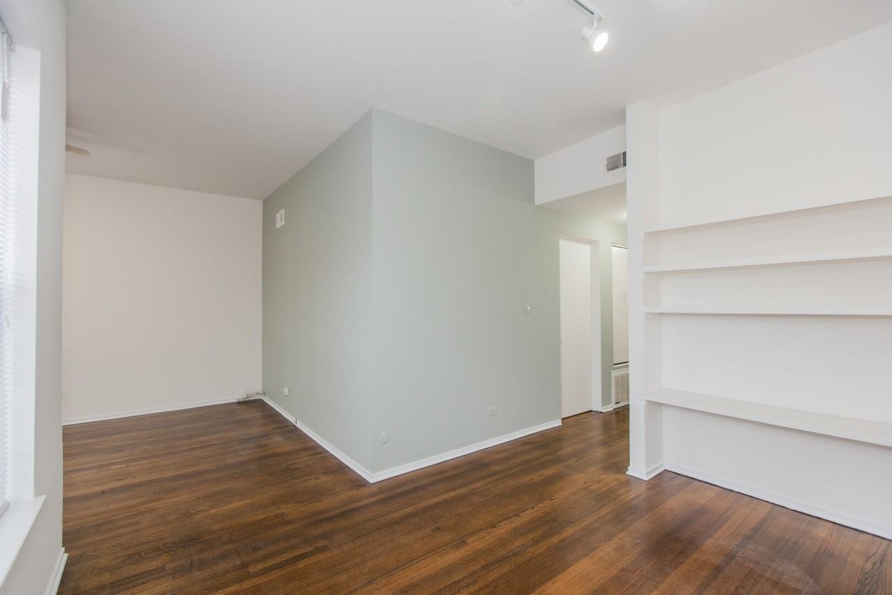 3454 N Elaine Pl #3 - Photo 5 of 14