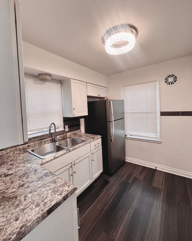 2722 Raskob St - Photo 2 of 10