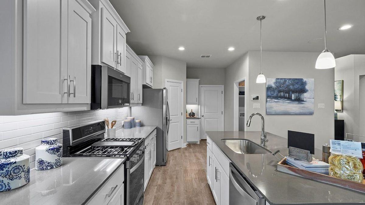 2313 Sun Star Dr - Photo 3 of 5