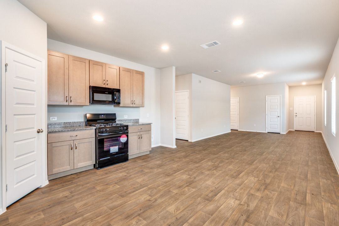 11801 Murano Dr - Photo 3 of 8