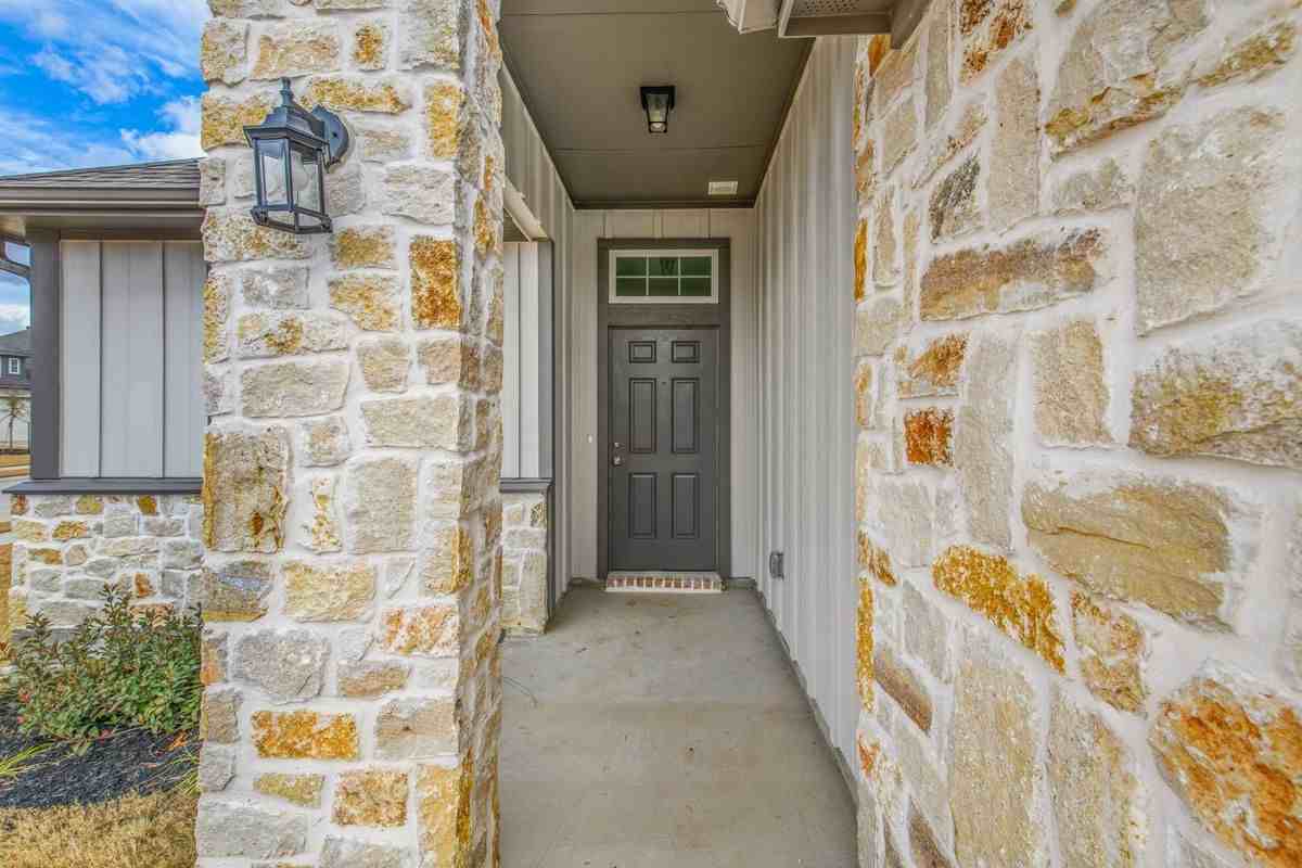 6101 Pocono Dr - Photo 2 of 18