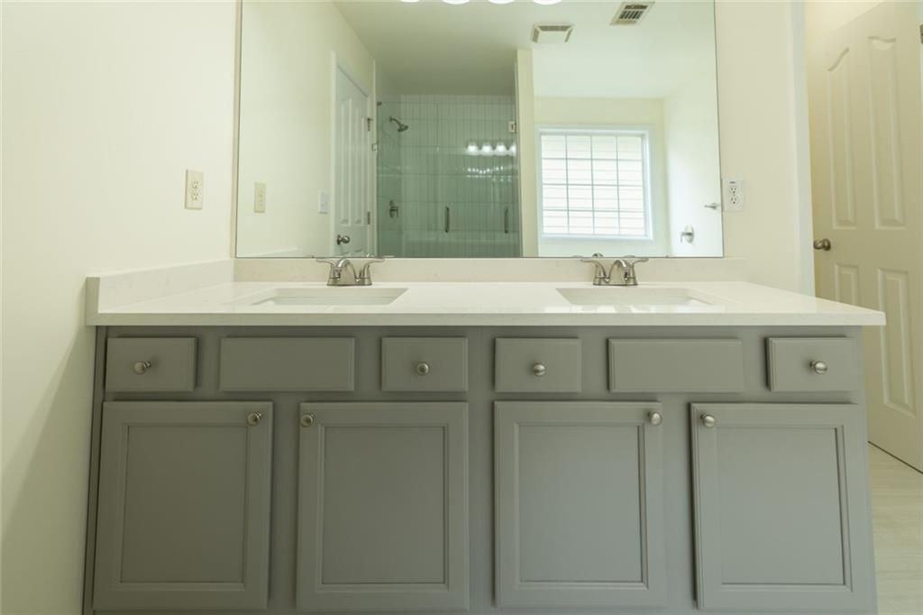 2070 Cabela Dr - Photo 4 of 9