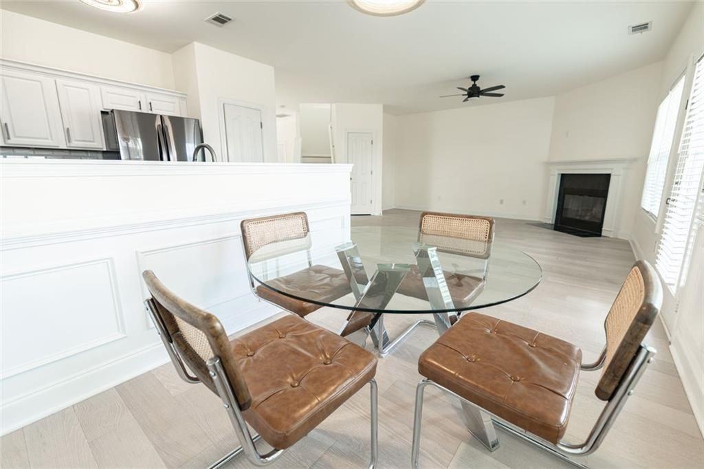 2070 Cabela Dr - Photo 5 of 9