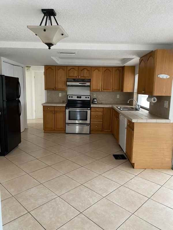 8940 Sterling Ln - Photo 4 of 5