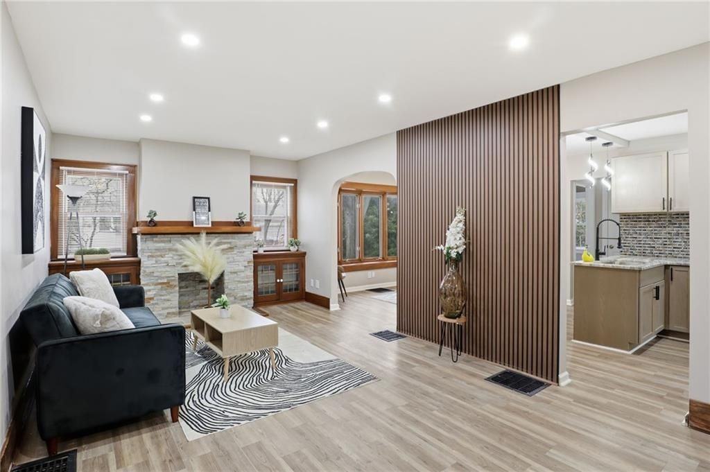 126 Brookridge Dr - Photo 5 of 25