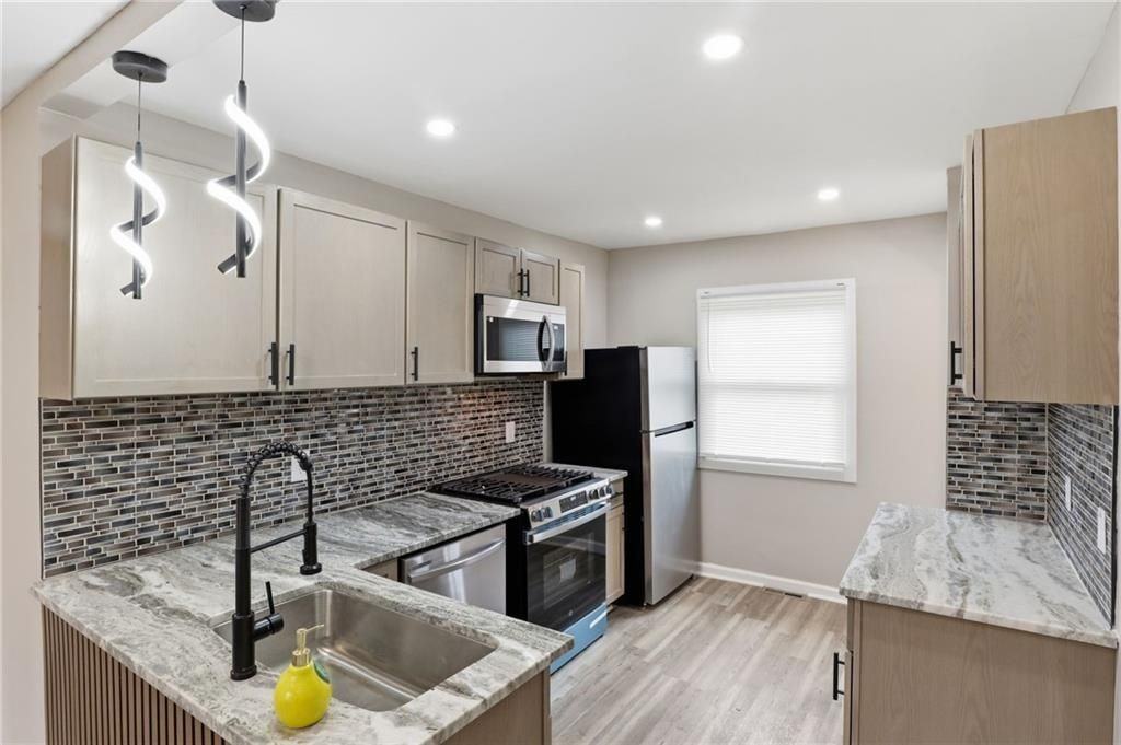 126 Brookridge Dr - Photo 6 of 25