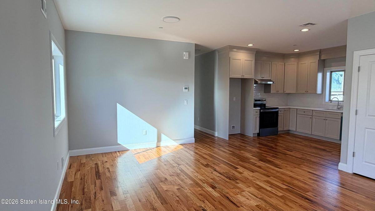 9 David St - Photo 5 of 13