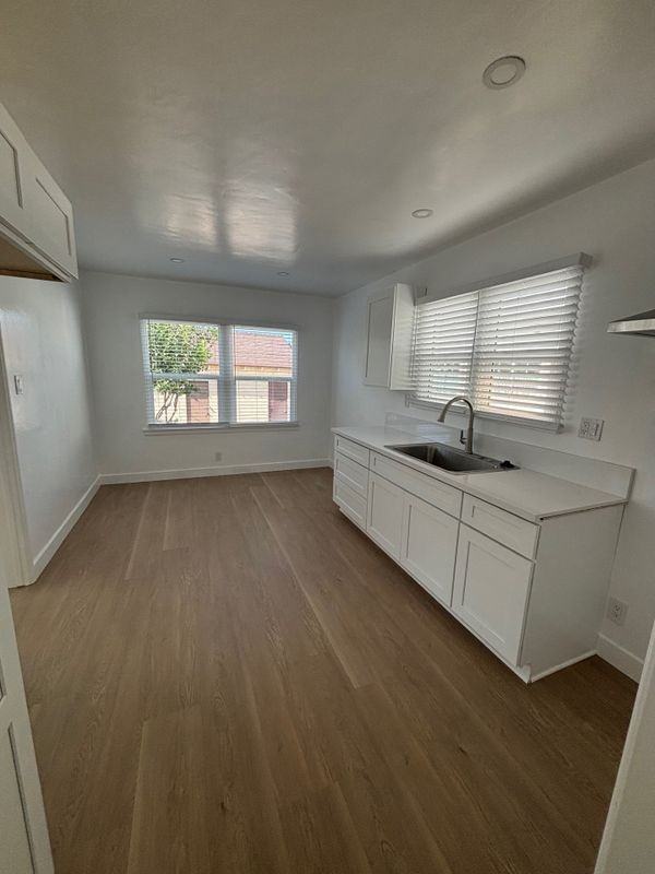 1607 1/2 S Atlantic Blvd - Photo 2 of 11