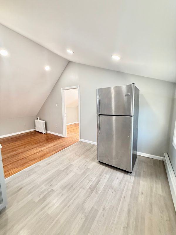 7 S Atlantic St ##3 - Photo 3 of 6