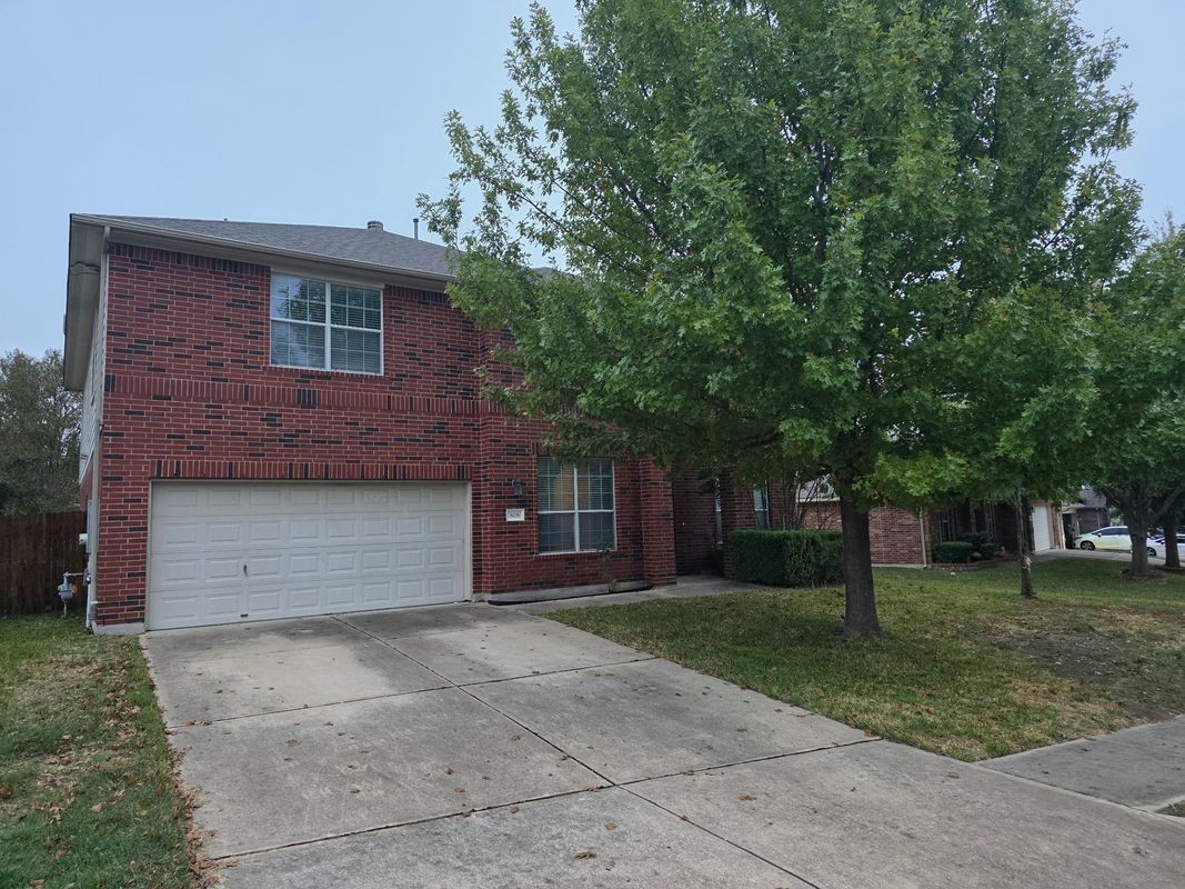 808 Busleigh Castle Way - Photo 2 of 19