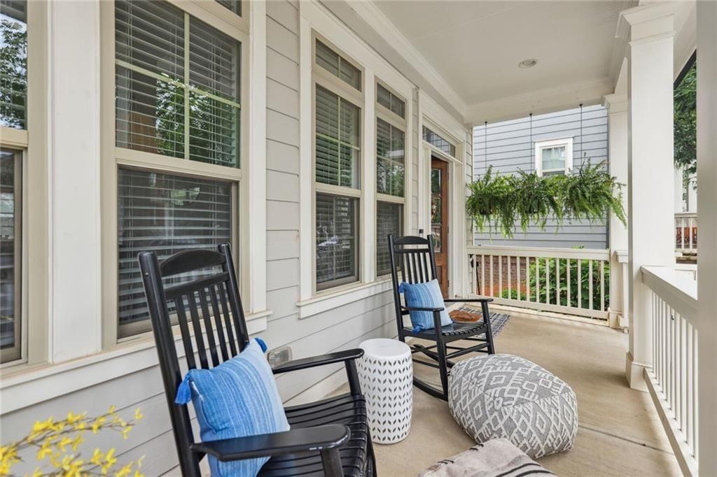 1007 N Edgemont Dr - Photo 3 of 21