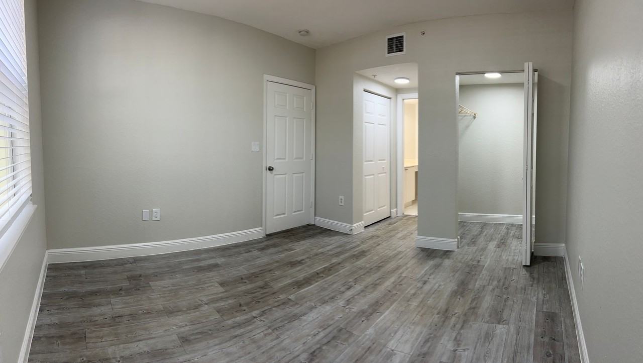 10128 Nw 33rd St - Photo 6 of 11