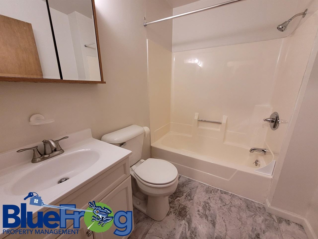 727 W. Harris St. - Photo 5 of 8