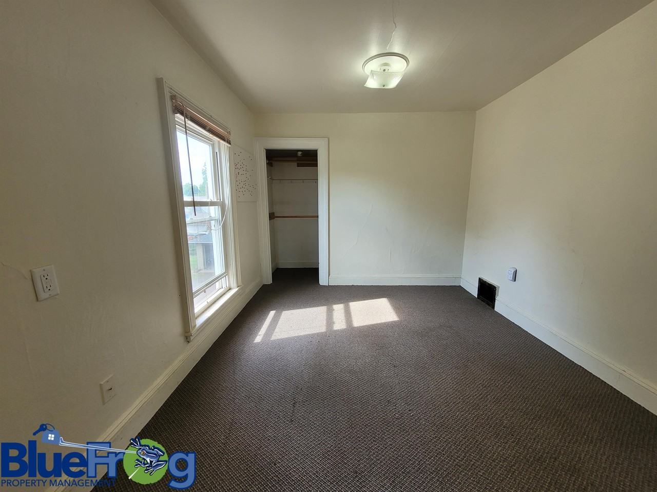 508 West Irving Ave. - Photo 2 of 12