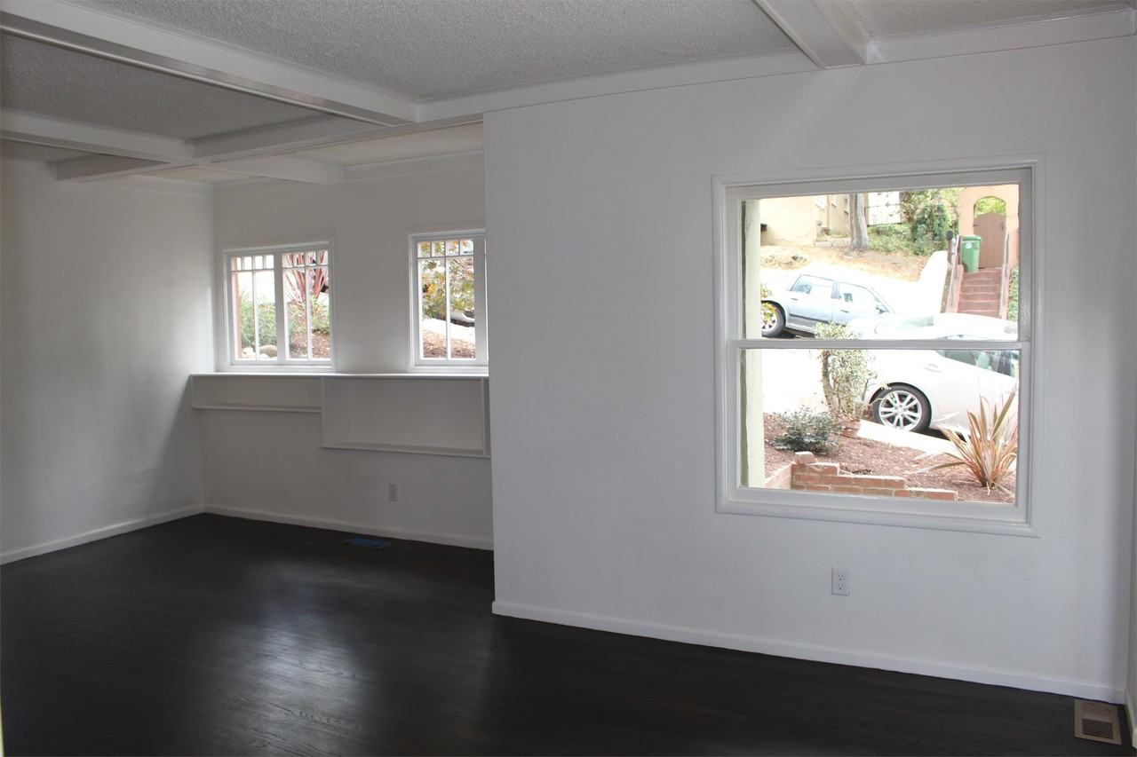 1126 Hampel - Photo 3 of 14