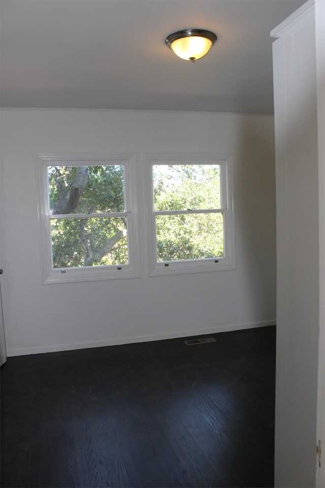 1126 Hampel - Photo 7 of 14