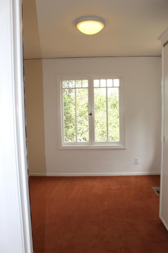 1126 Hampel - Photo 4 of 20