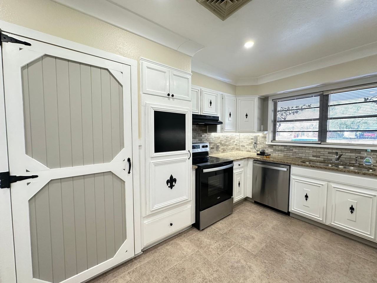 217 Bruce Ave - Photo 2 of 19