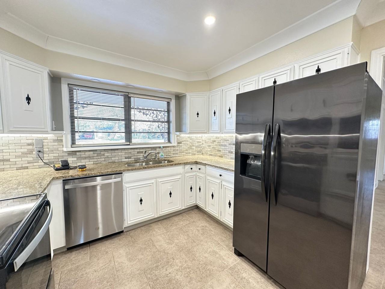 217 Bruce Ave - Photo 3 of 19