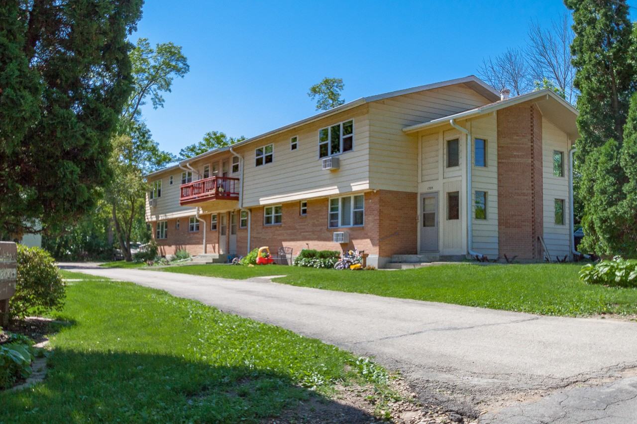 1705 Camus Lane - Photo 4 of 8