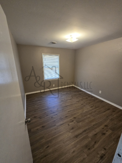 608 N Olive St - Photo 2 of 17