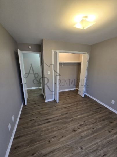 608 N Olive St - Photo 6 of 17