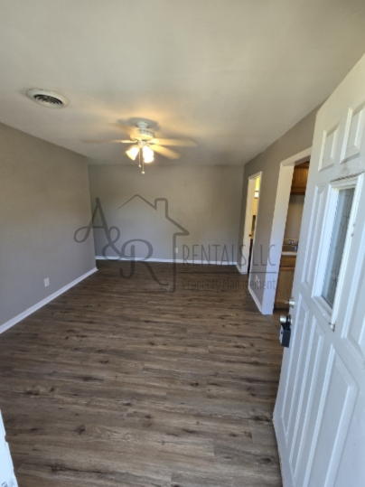 608 N Olive St - Photo 7 of 17