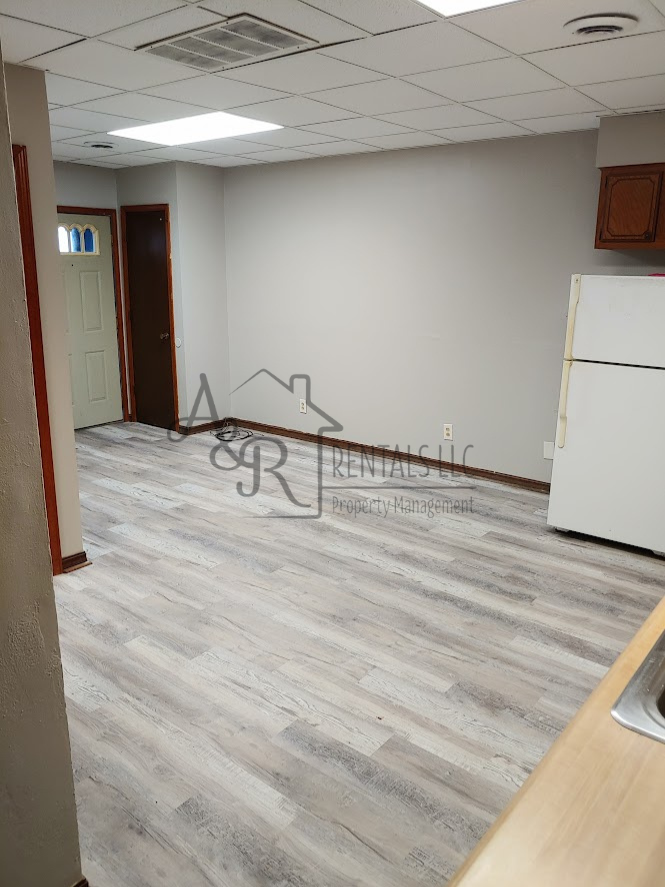 308 E 7th - Photo 7 of 13