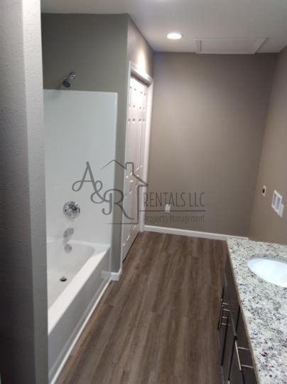 119 West Madison Street - Photo 5 of 9