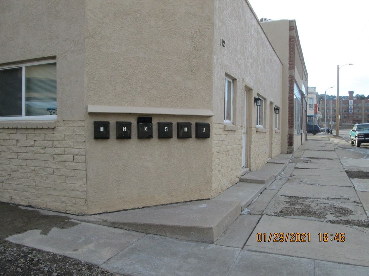 112 Pine Street - Photo 3 of 32