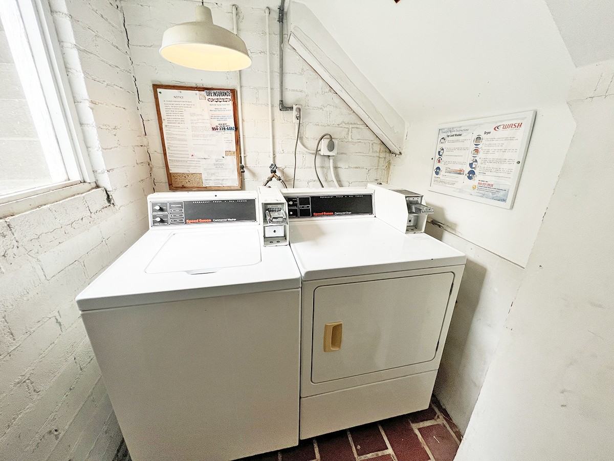 300 Northeast 4th Street - Photo 5 of 21