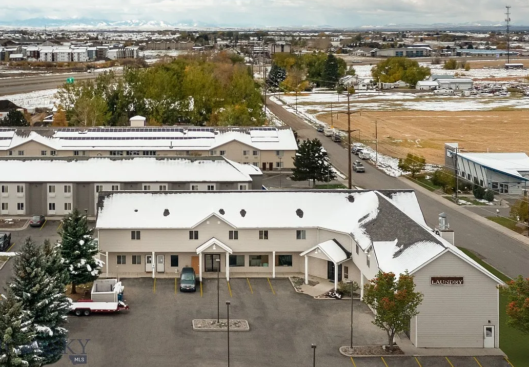 810 Mandeville Lane - Photo 2 of 10