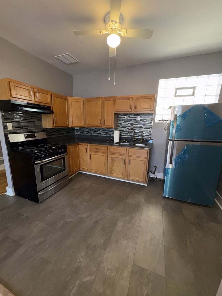 6853 South King Drive - Photo 5 of 11